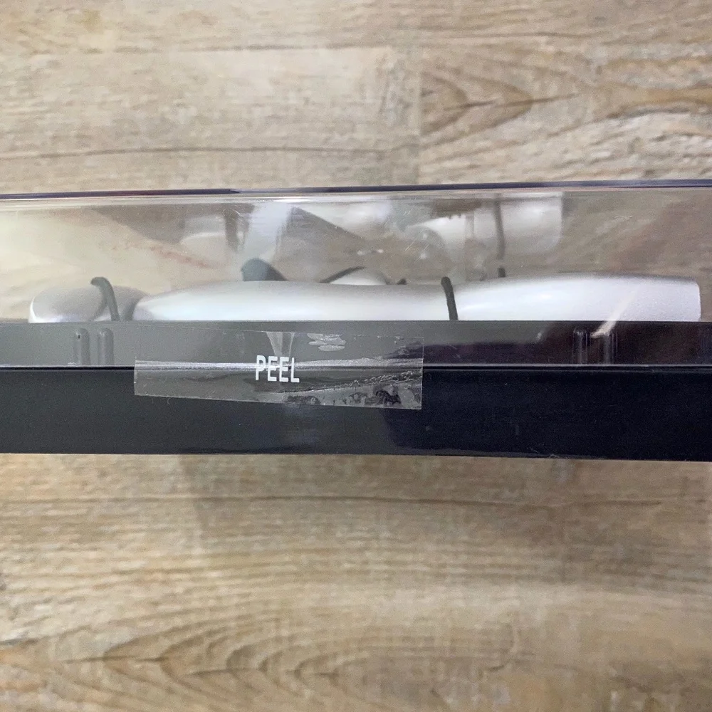 NEW! Rabbit by Metrokane 4-piece Wine Tool Kit